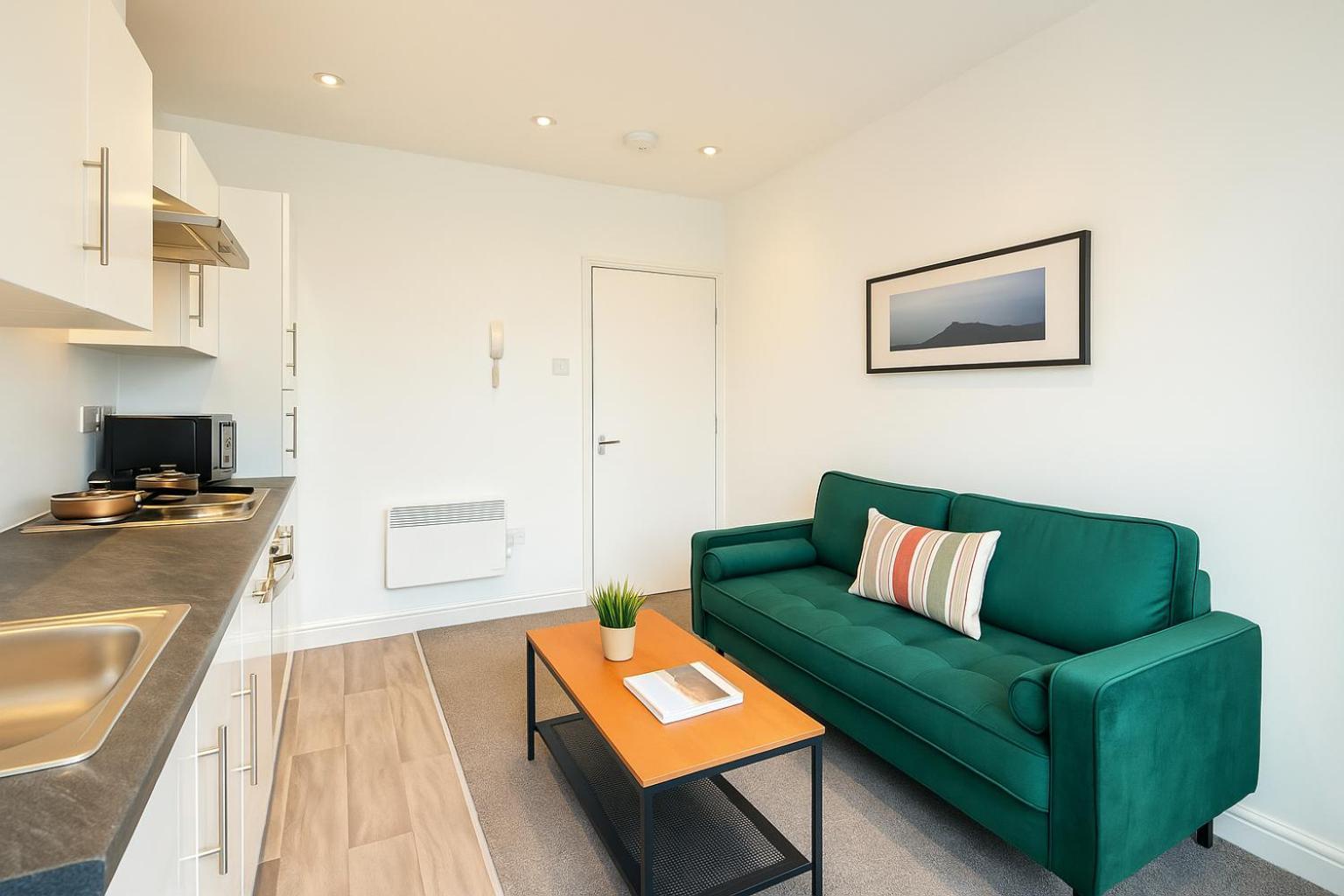2 Bedroom Apartment Near City Centre, Uni & Parks! Cardiff Bagian luar foto